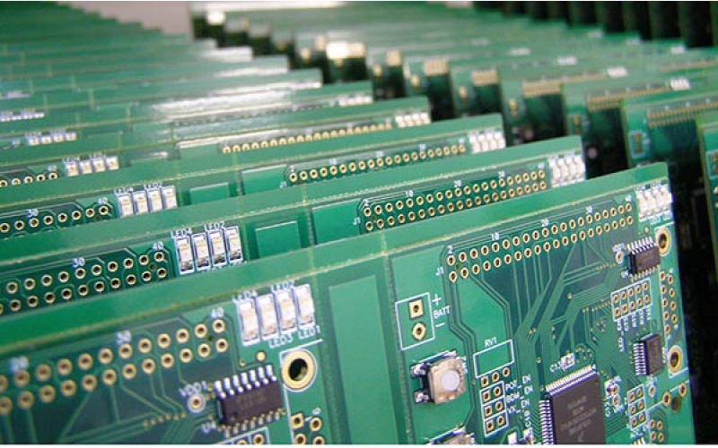 如何處理PCB電路板的外殼接地？